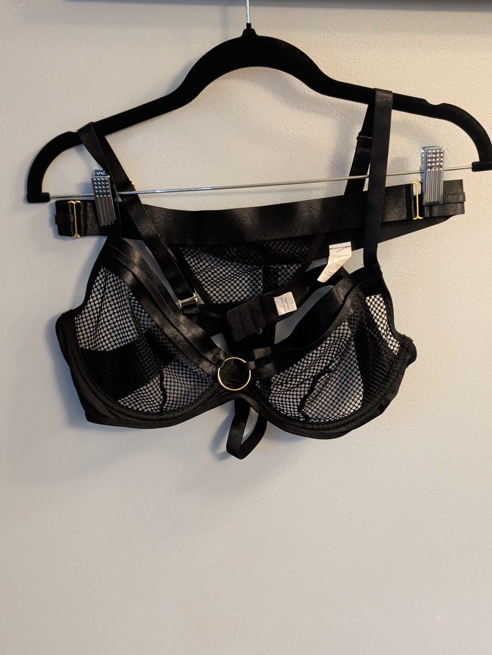 Source Unknown Black Mesh Harness Underwire Bra with Ring Detail